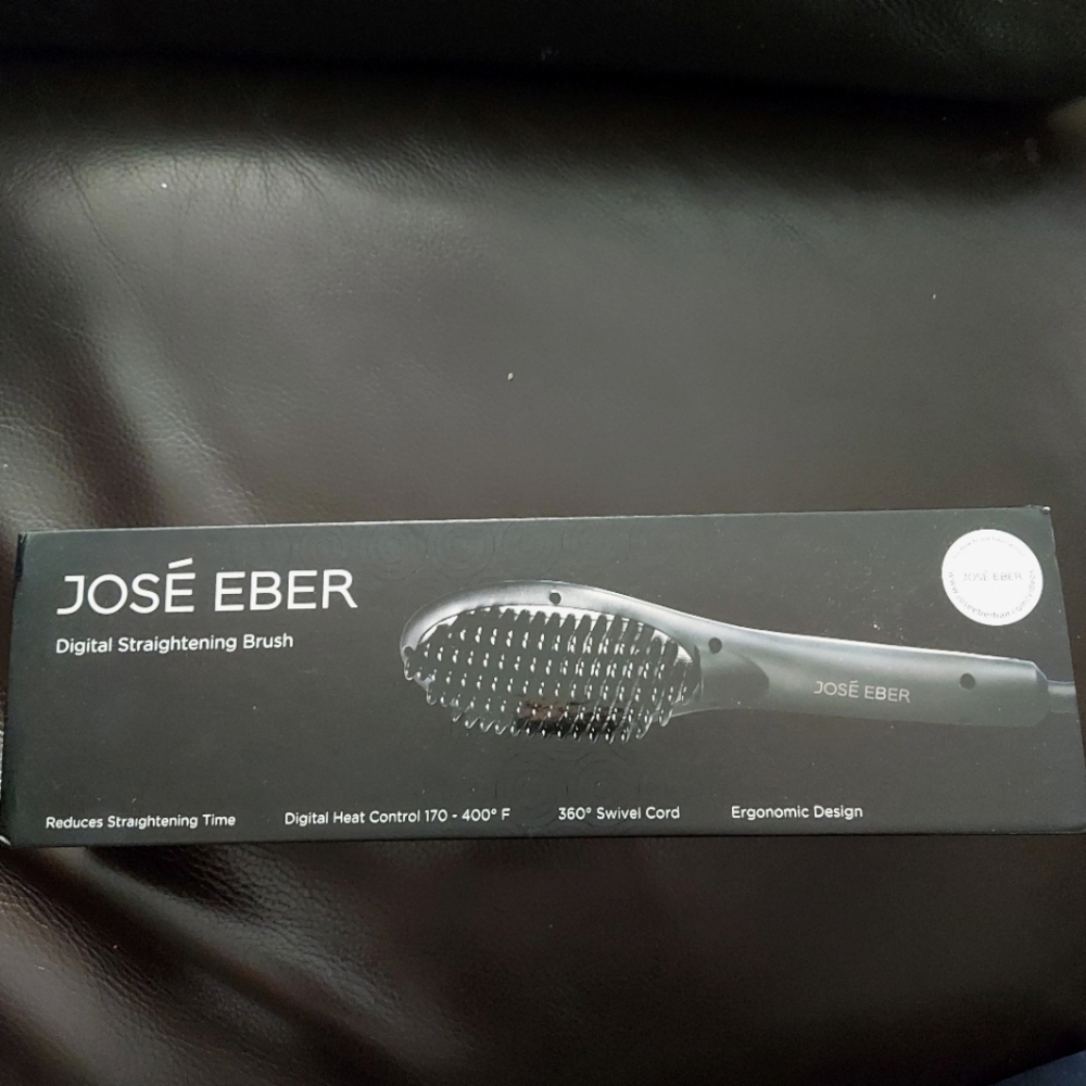 José Eber Digital Straightening Brush